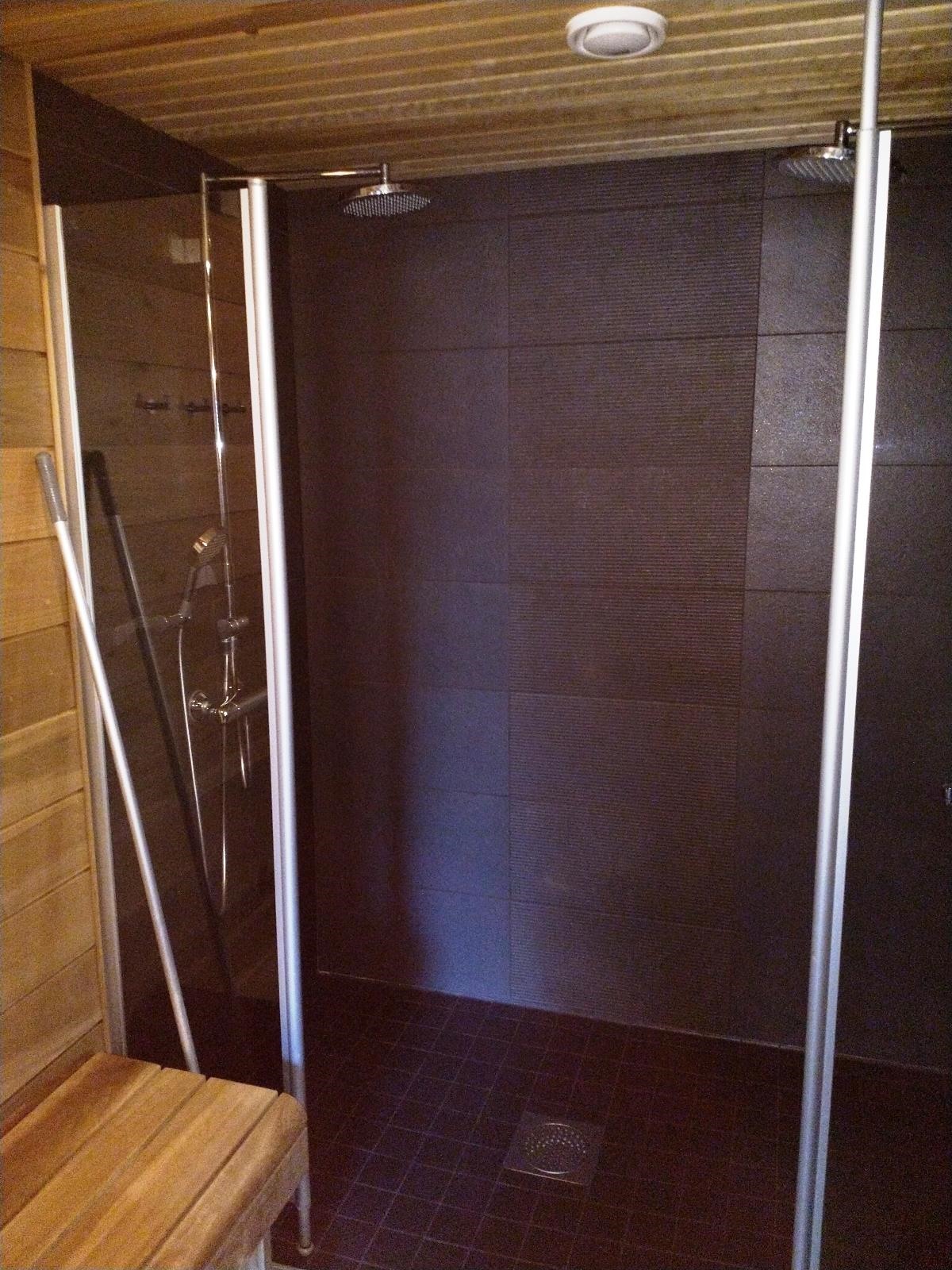 yhtiön sauna ja pesutilat