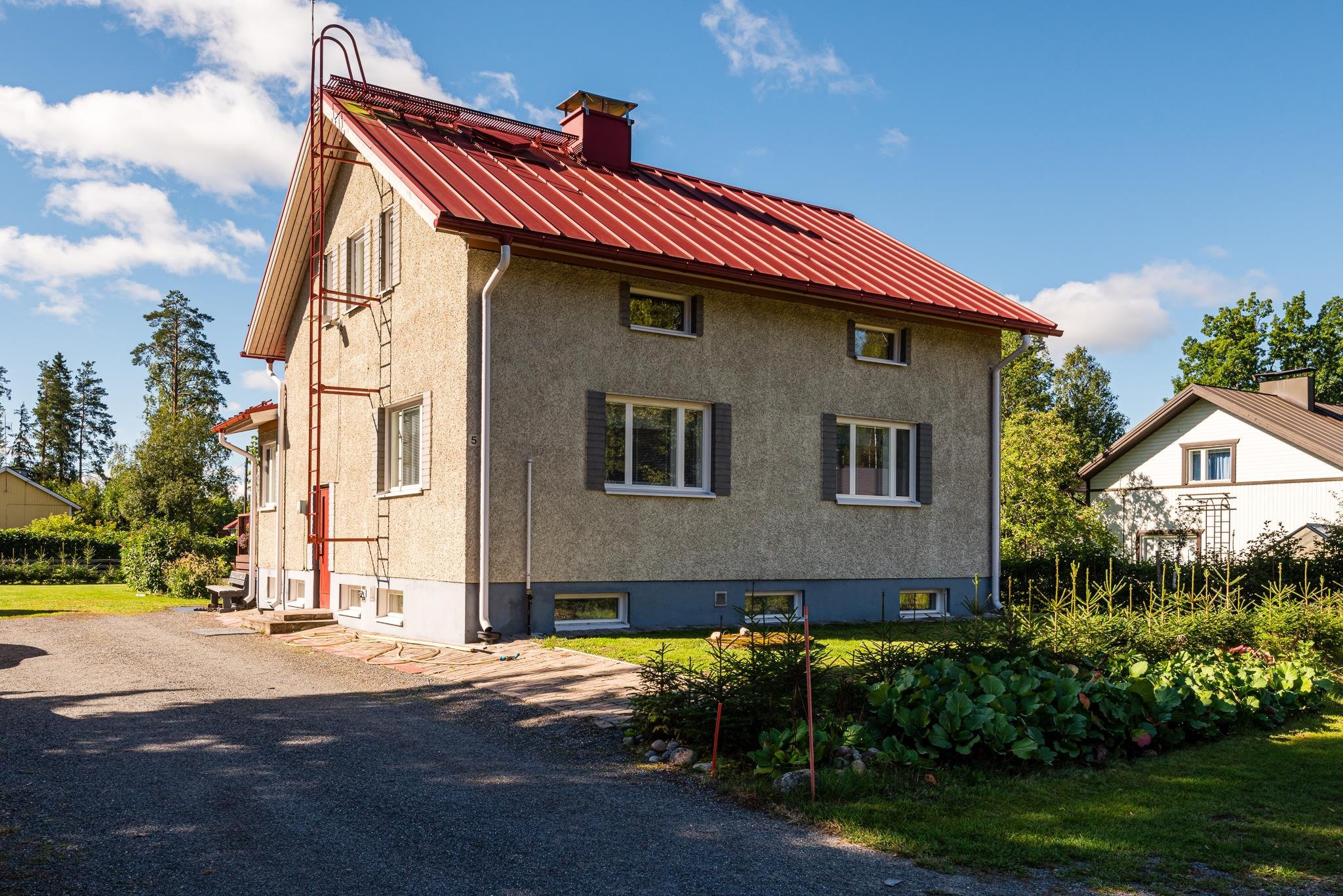 Talo Kruununojankadun puolelta