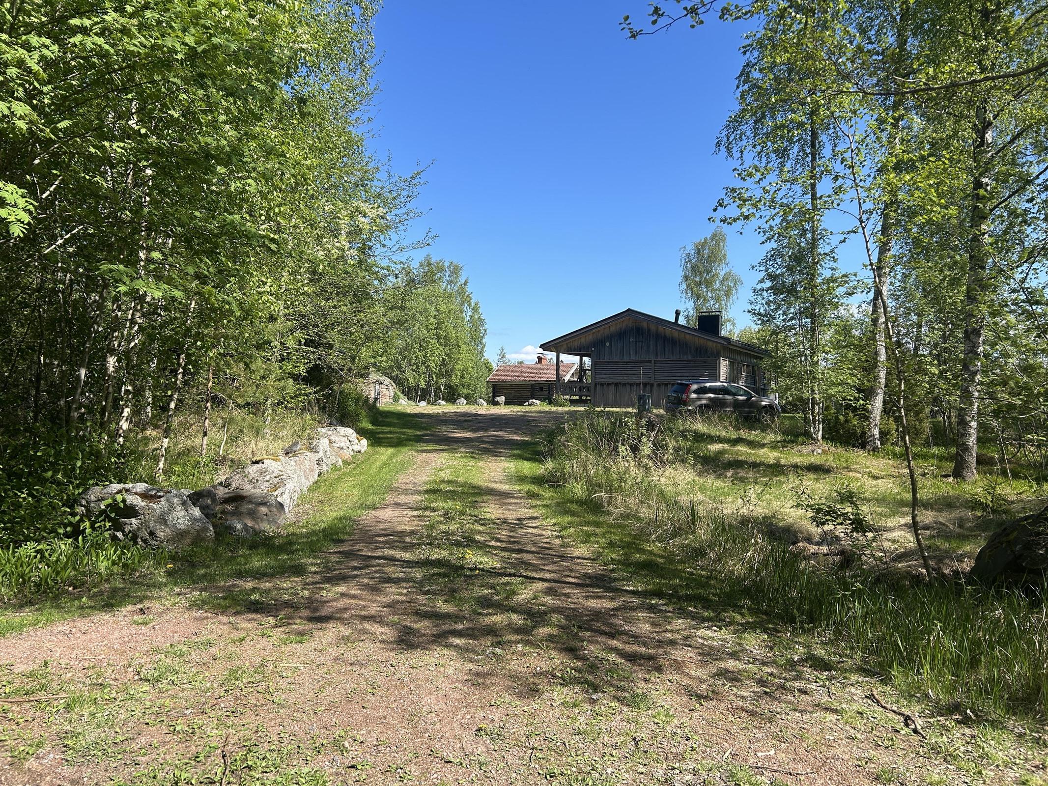 Tie kiinteistölle