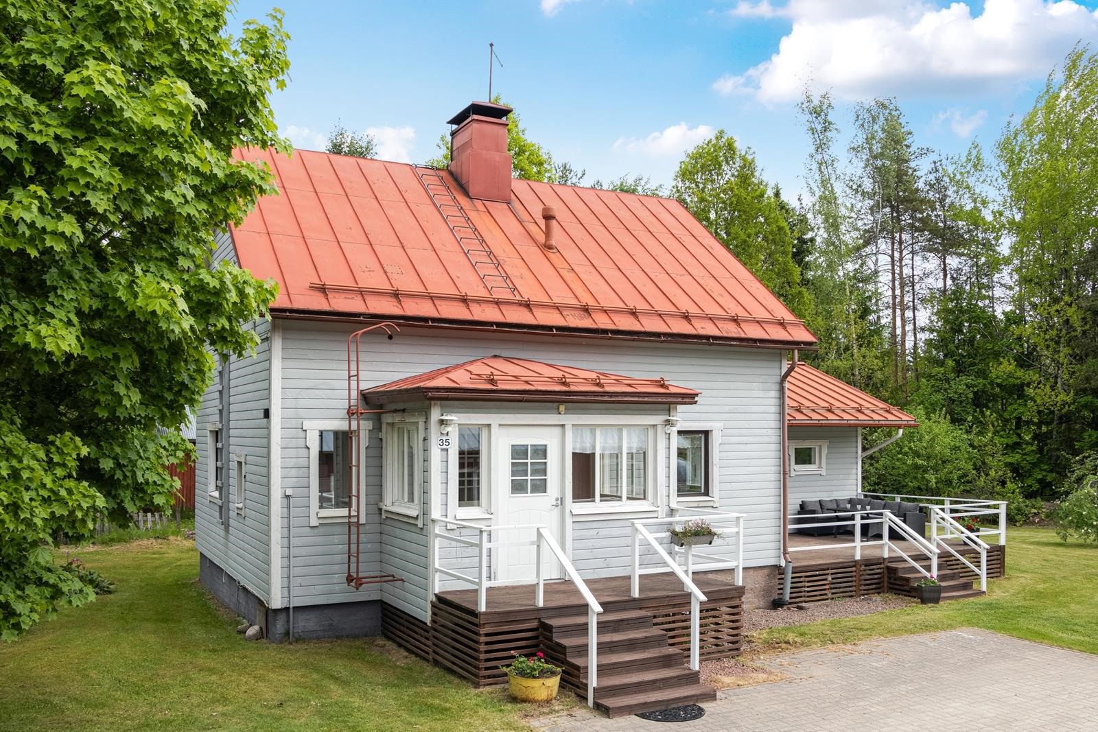 julkisivu