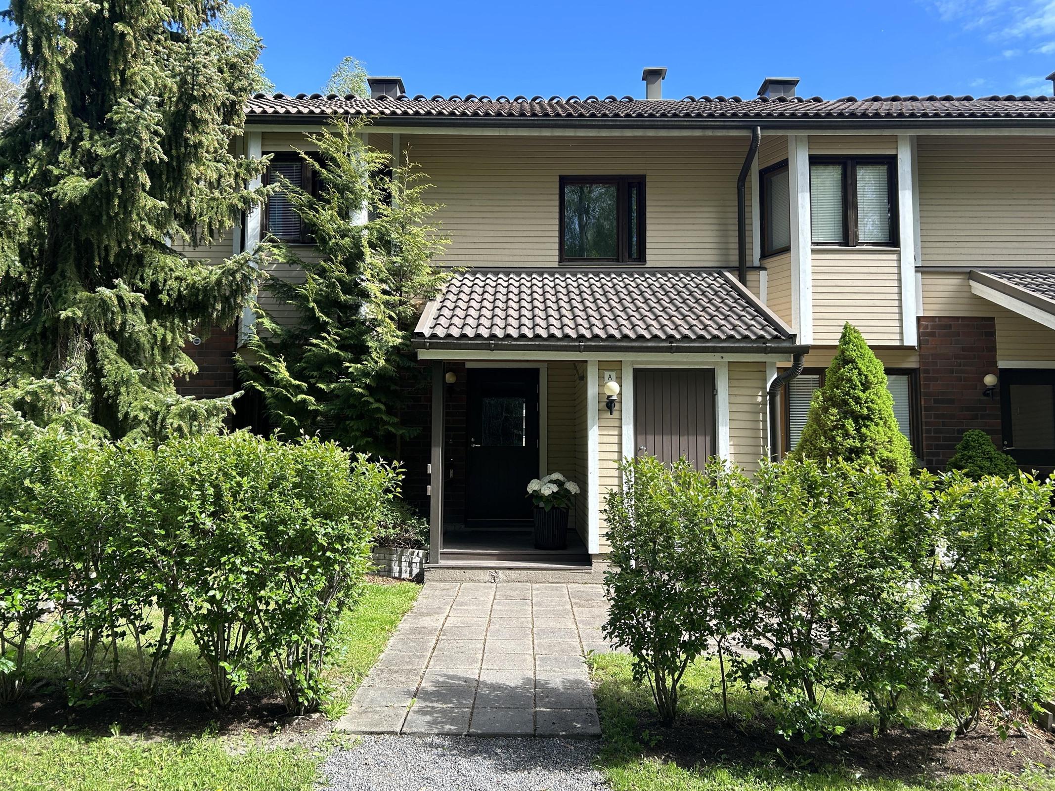 Sisäänkäynti