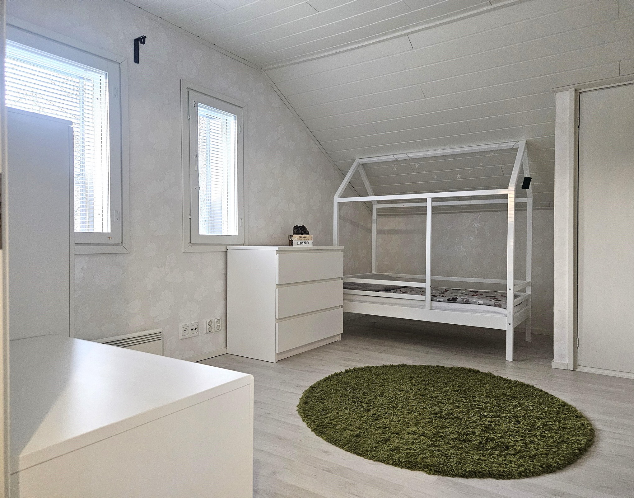 yläkerran toinen makuuhuone