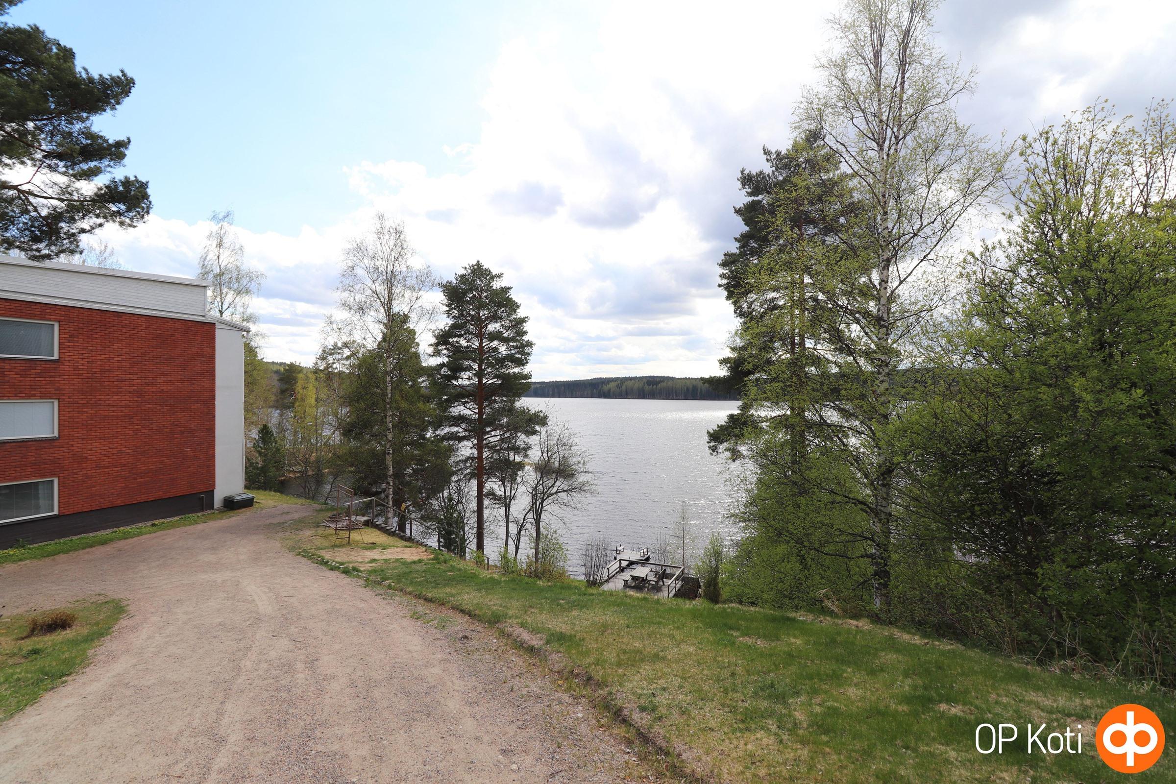 Taloyhtiön pihapiiri