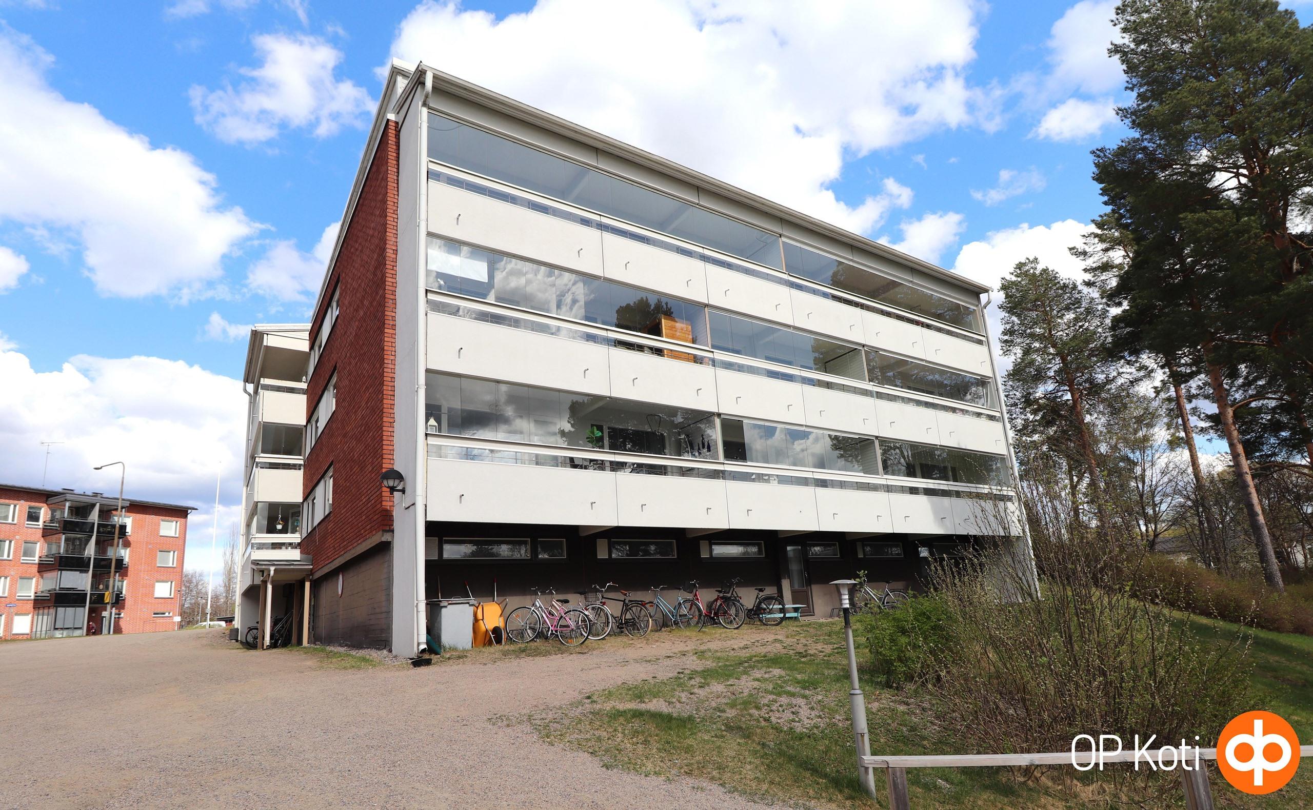 Julkisivu