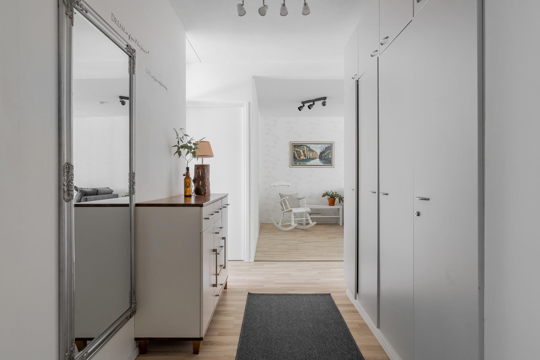 Valoisa koti