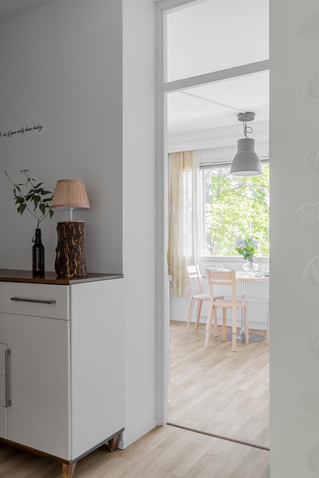Kaunis yhtenäinen lattia