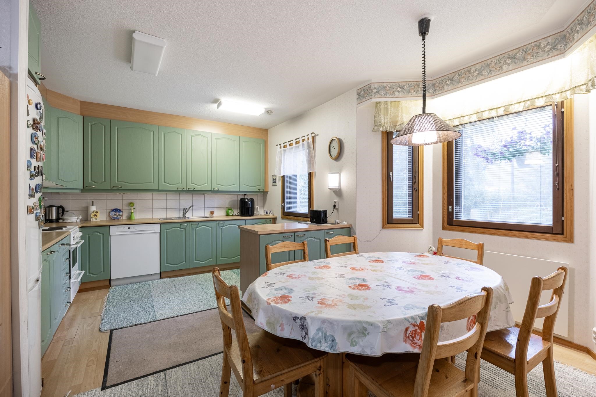 Keittiö ja ruokailutila