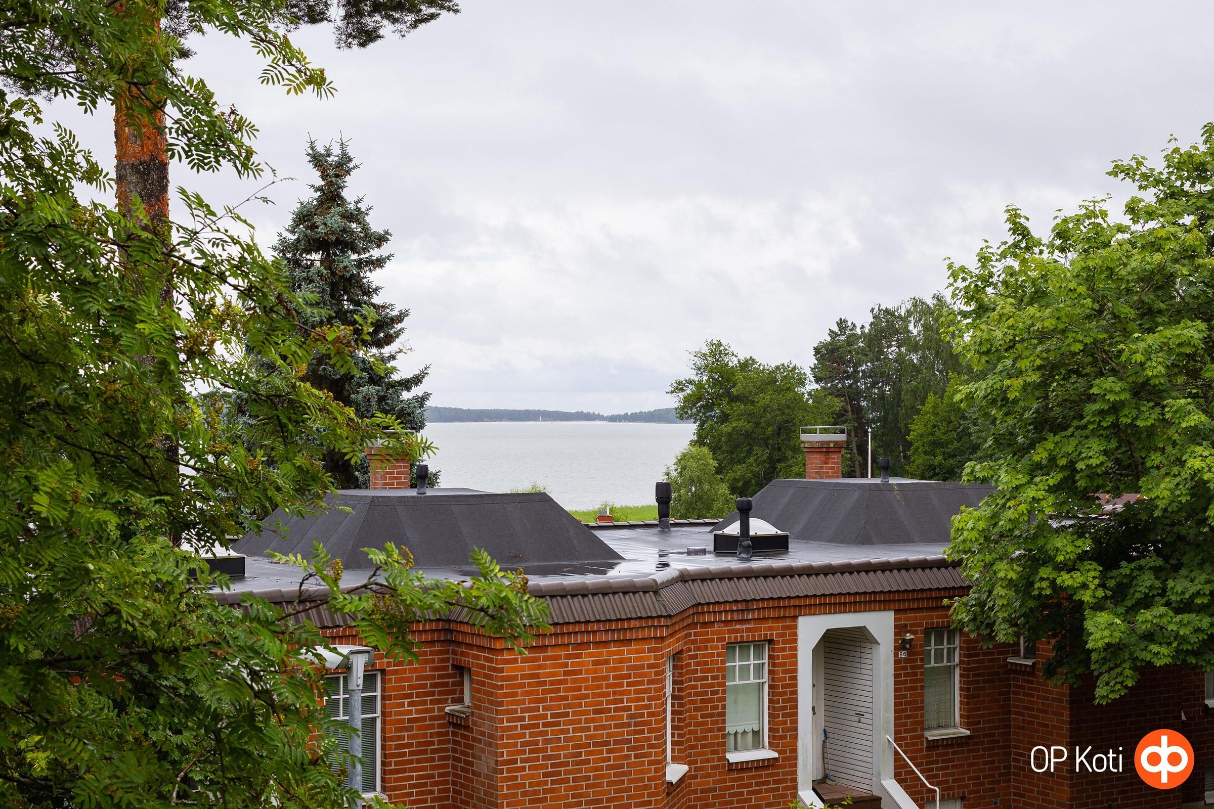 Parvekkeelta merinäköala