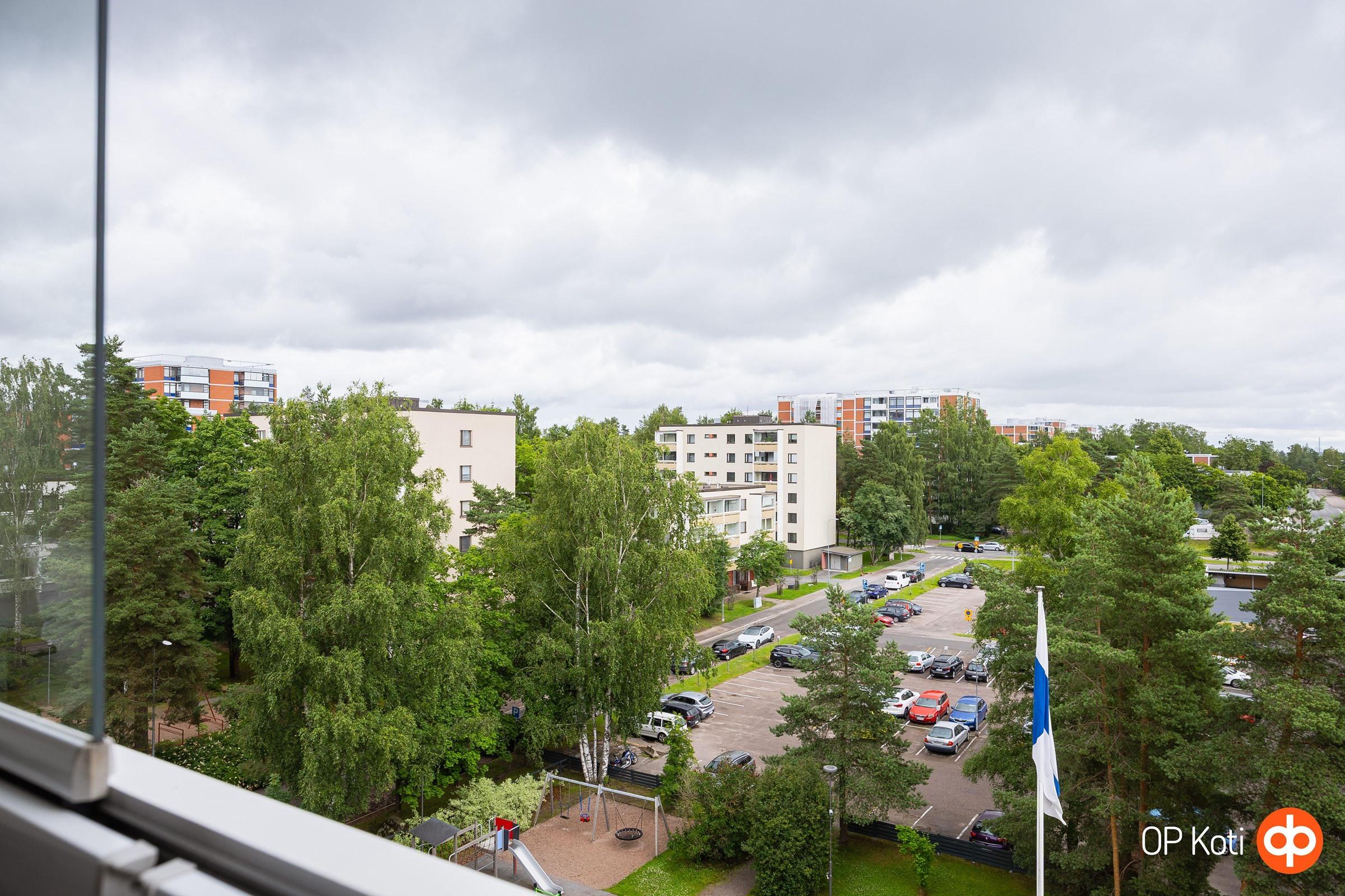 Näkymät olohuoneen parvekkeelta