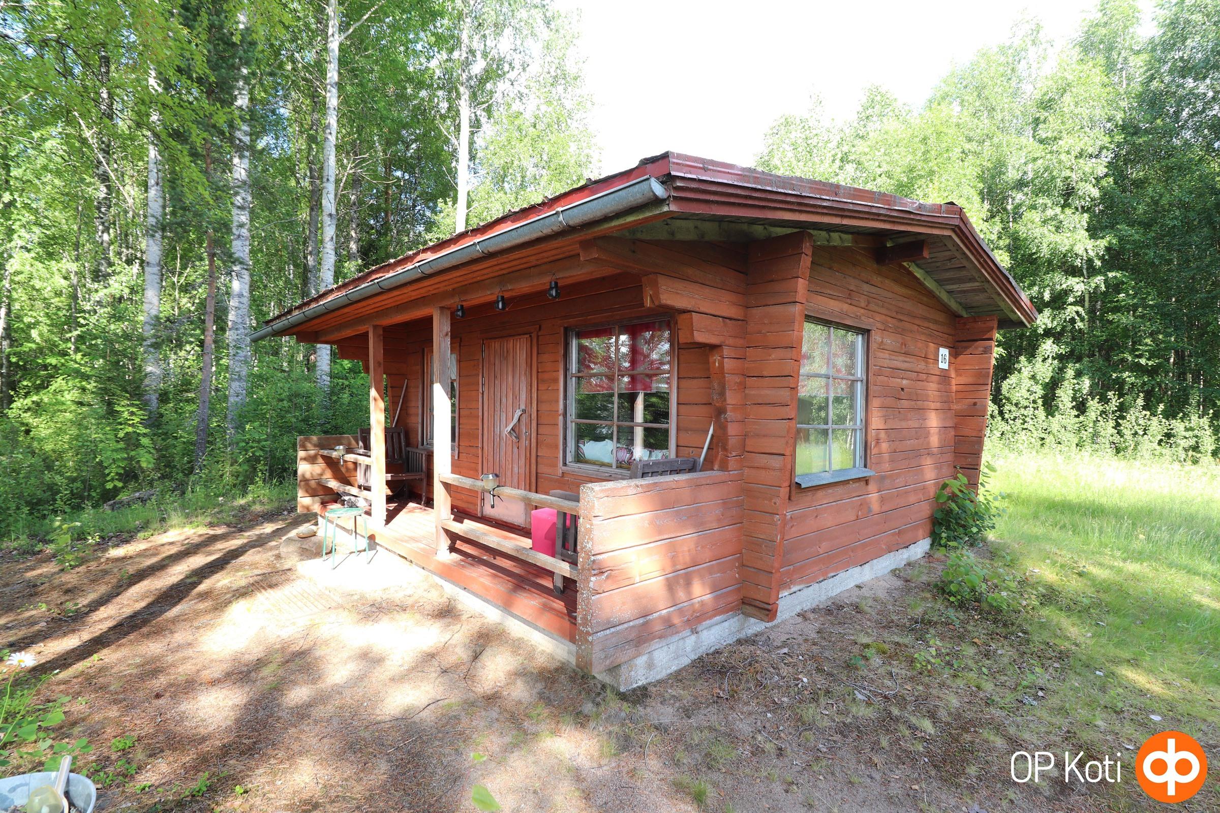 Julkisivu