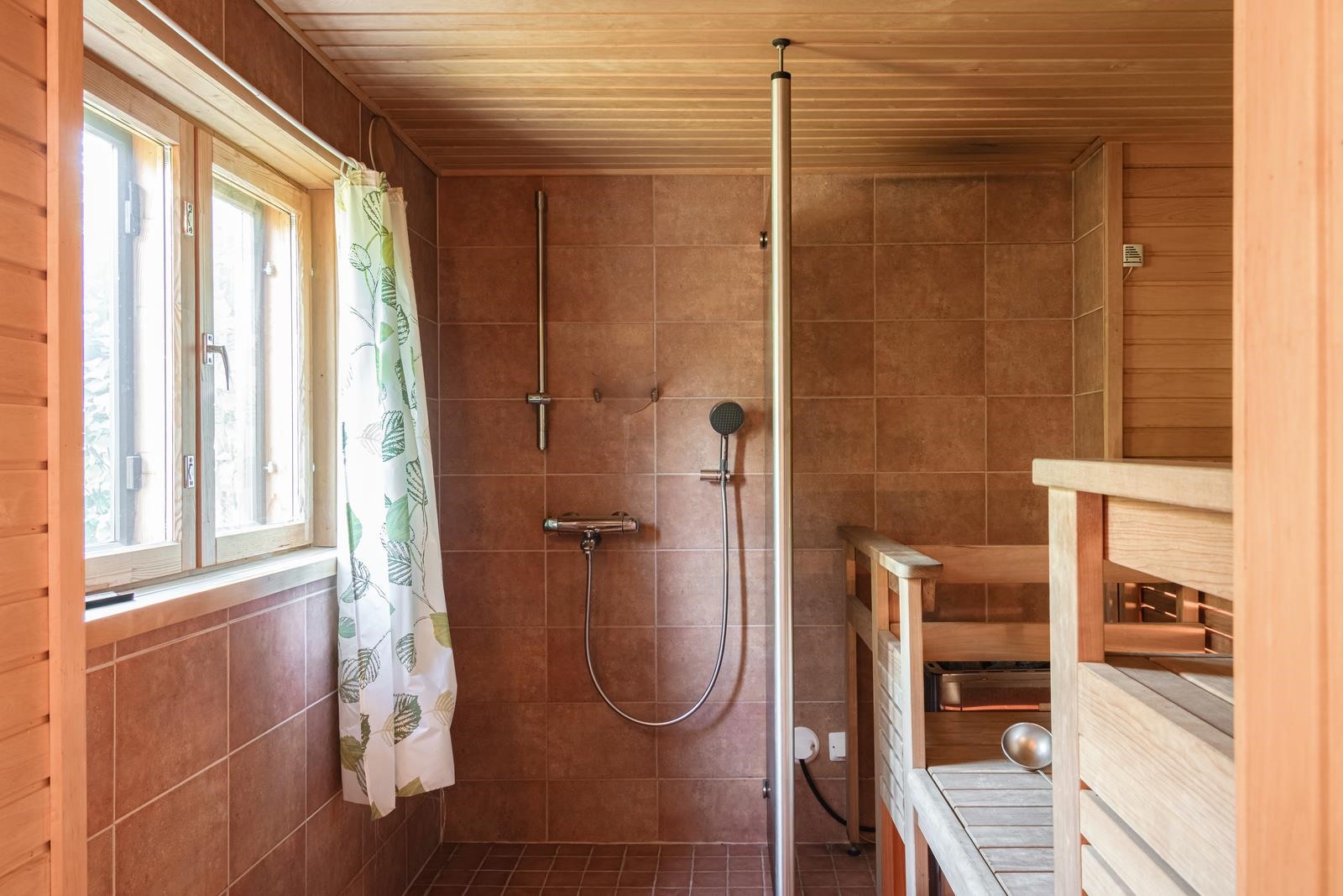 piharakennuksen sauna