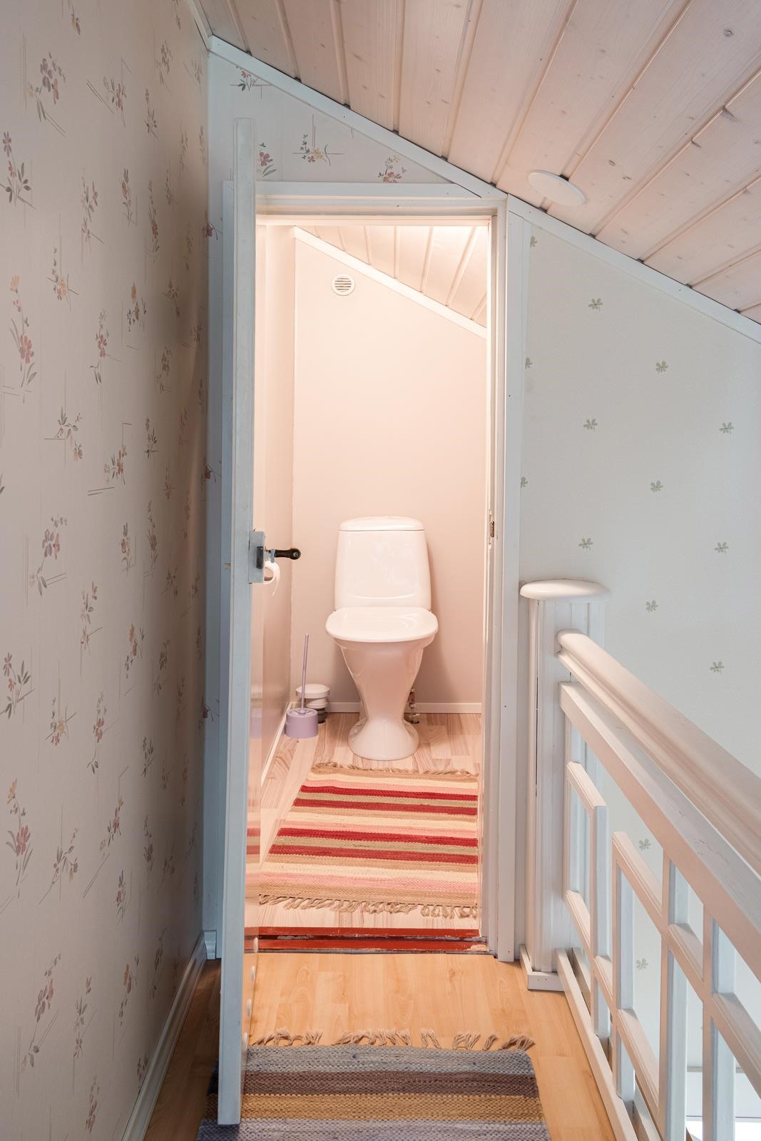 yläkerran wc