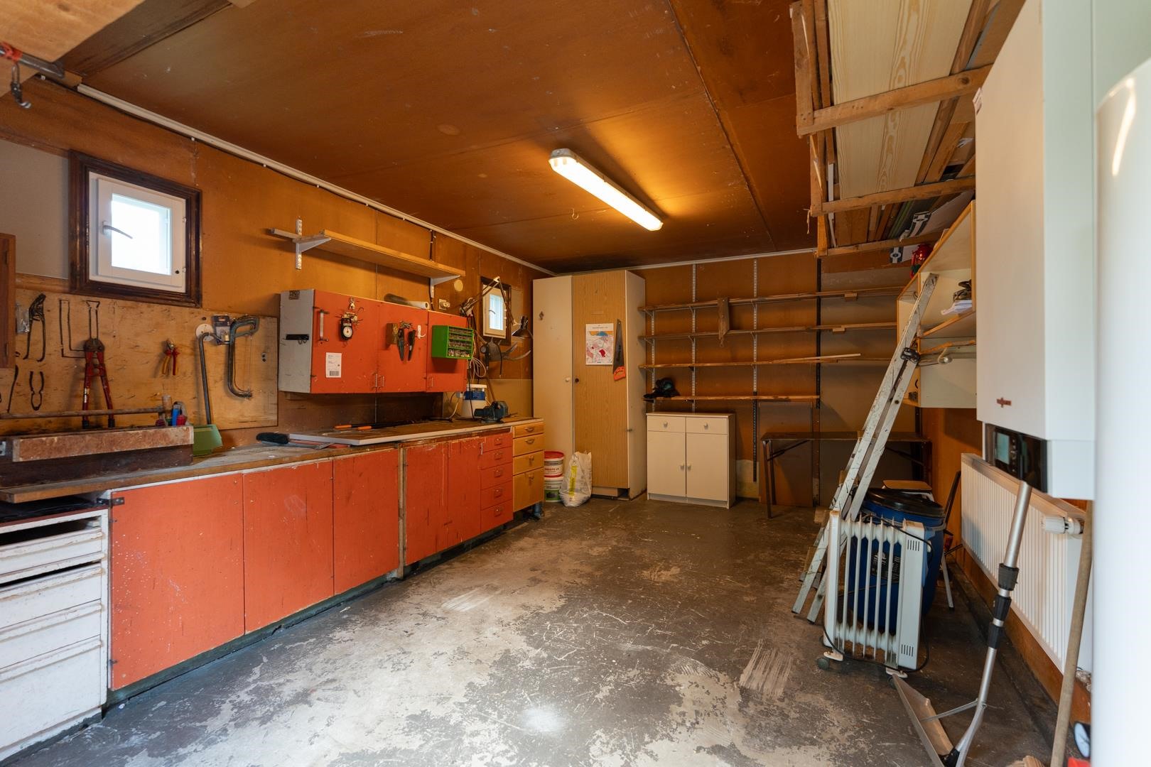 Autotalli / Garage