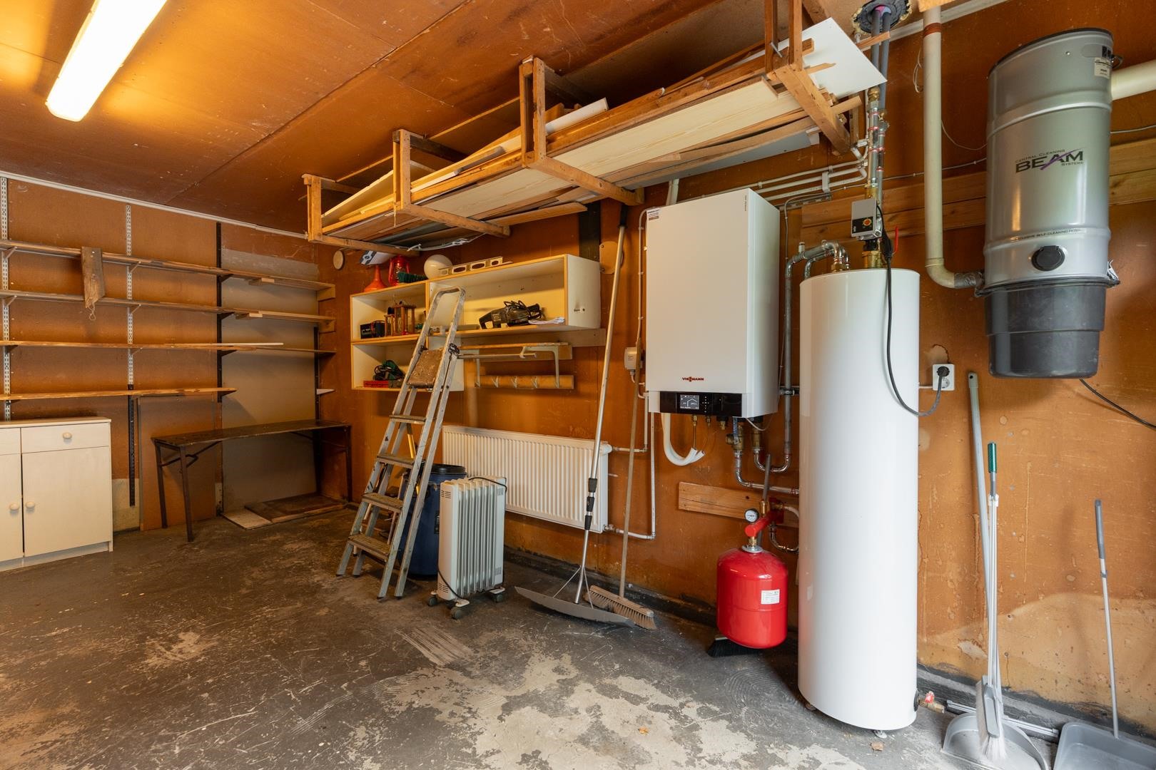 Autotalli / Garage