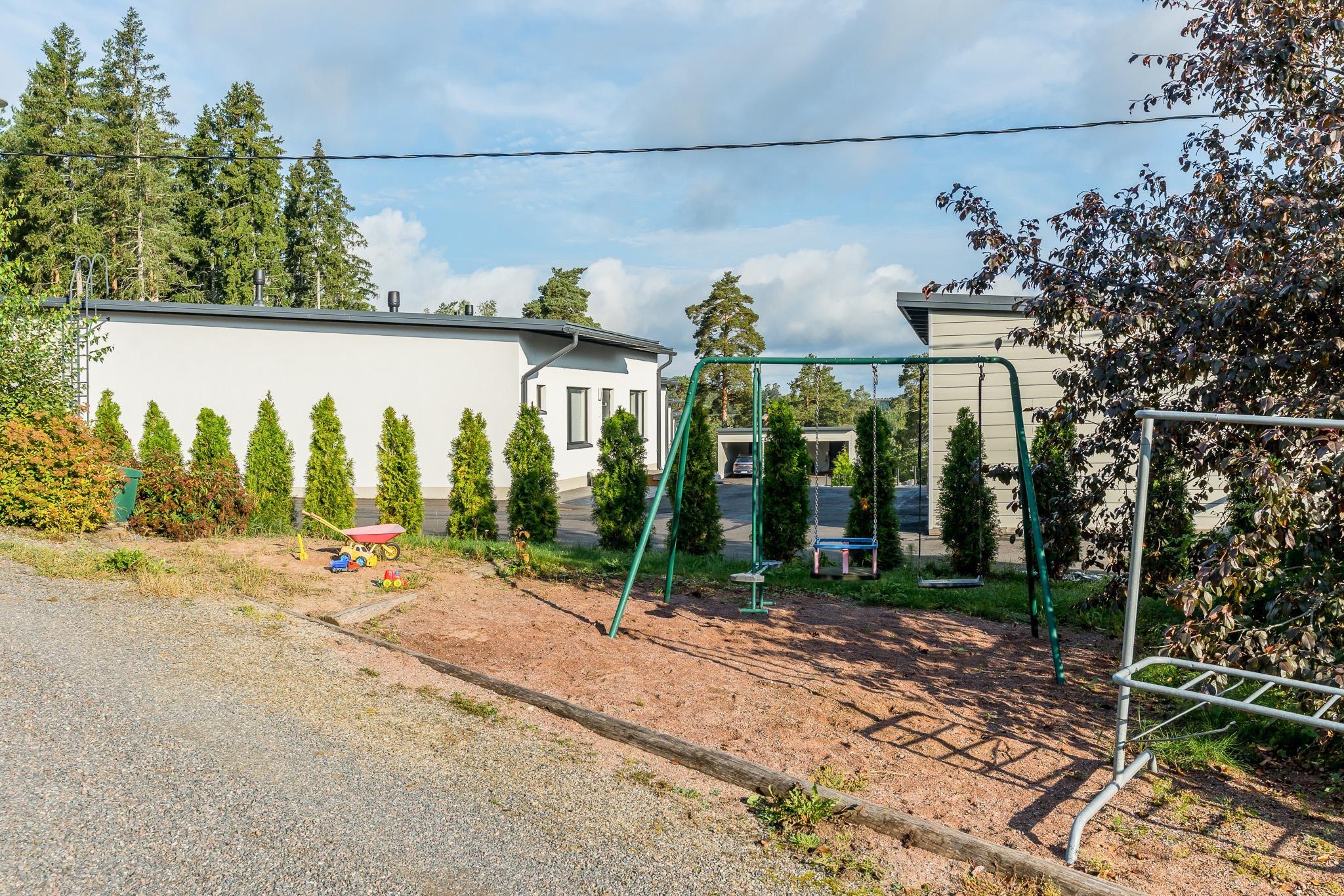 Etupihalla lasten leikkialue