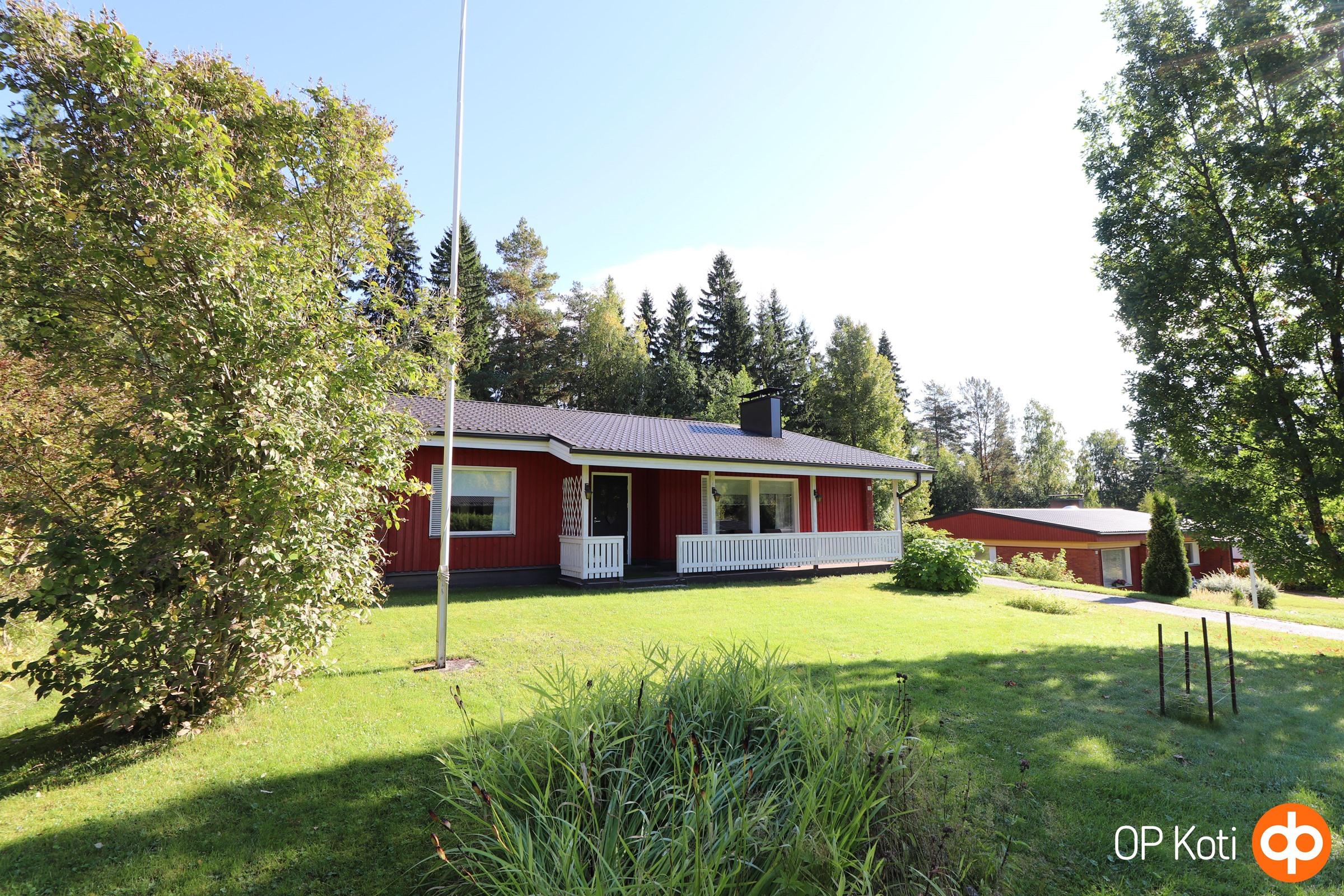Julkisivu