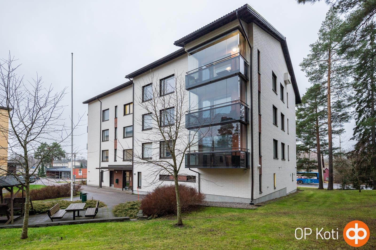 Apartament 3 camere, 71 m²