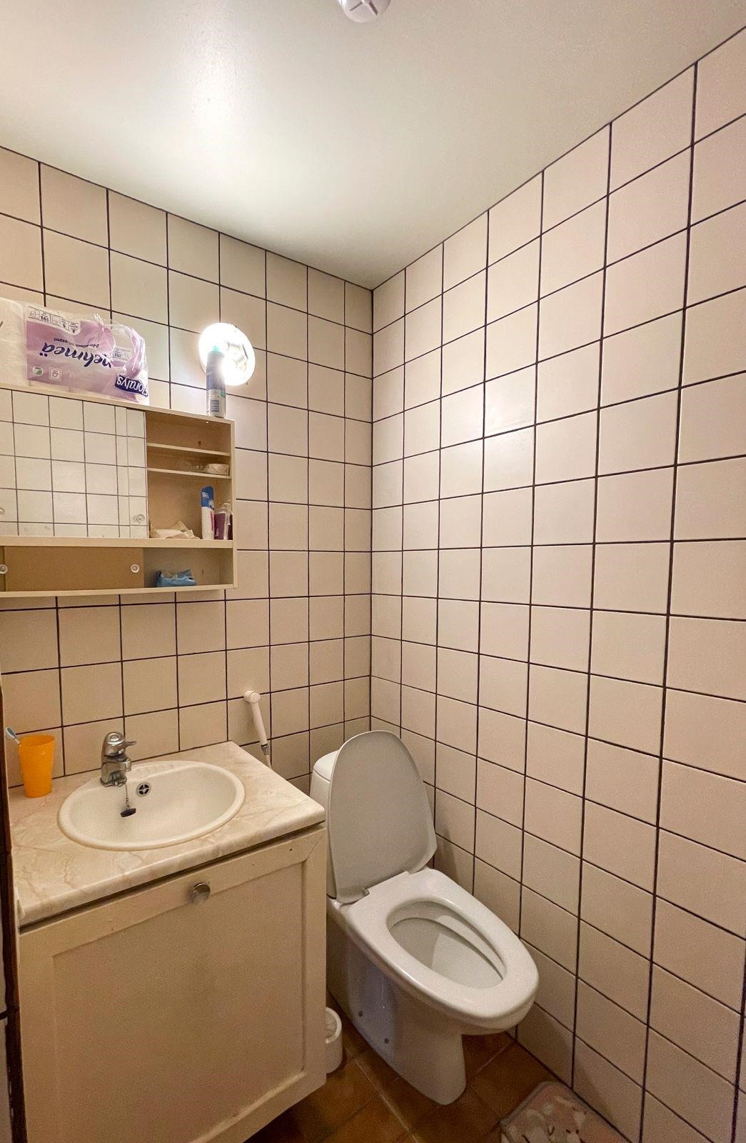 Huoneisto B, erillinen wc