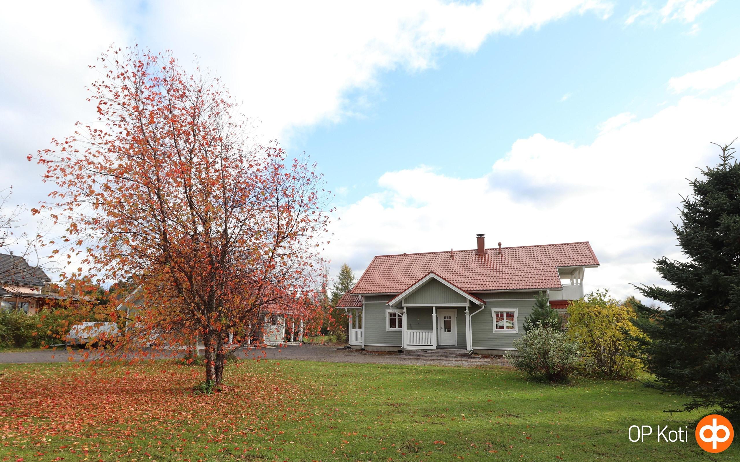 Julkisivu