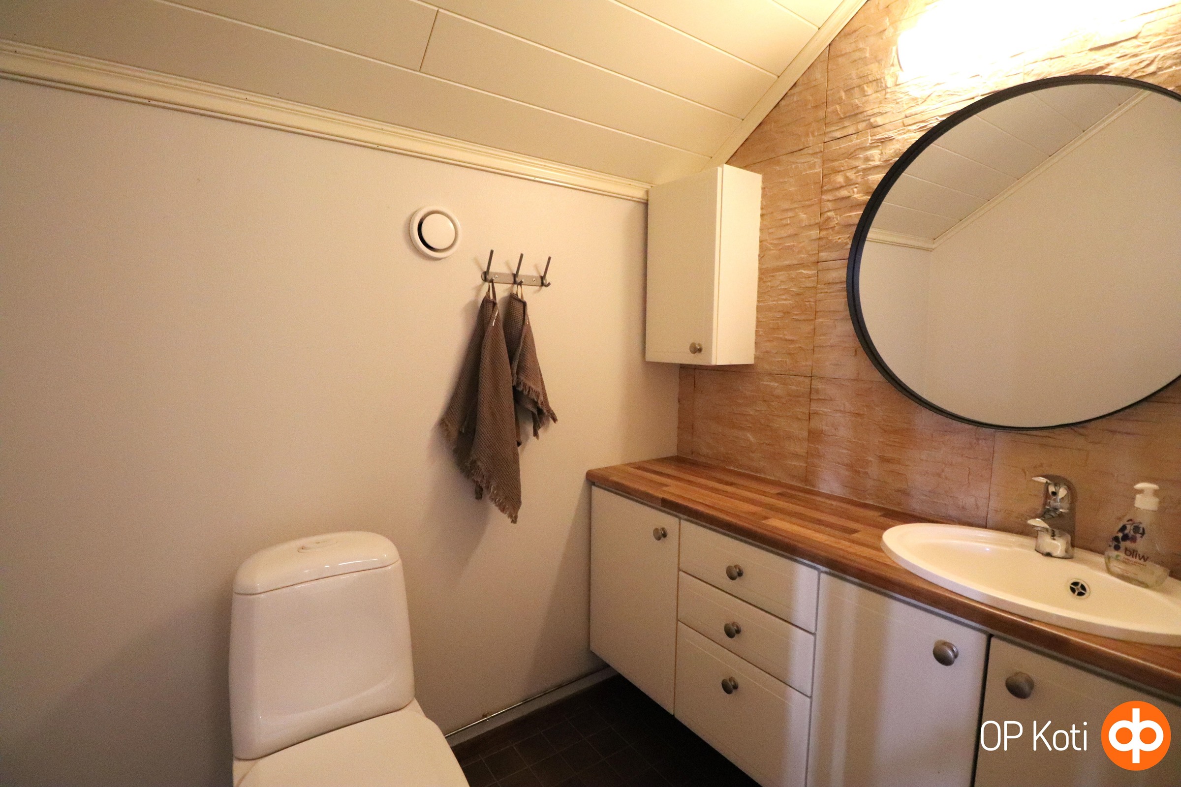 Yläkerran wc